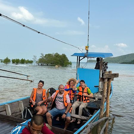 Baan Plai Laem Homestay Koh Phaluai Exterior foto