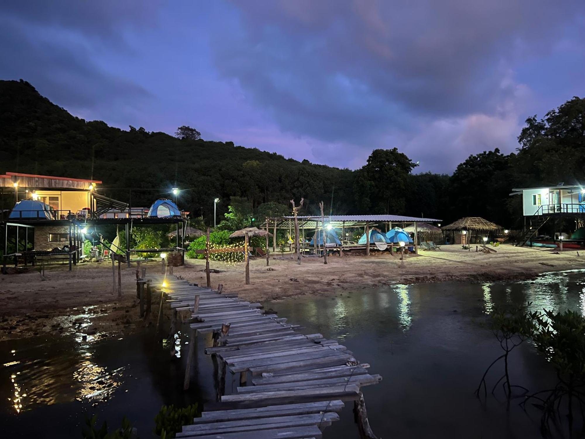 Baan Plai Laem Homestay Koh Phaluai Exterior foto