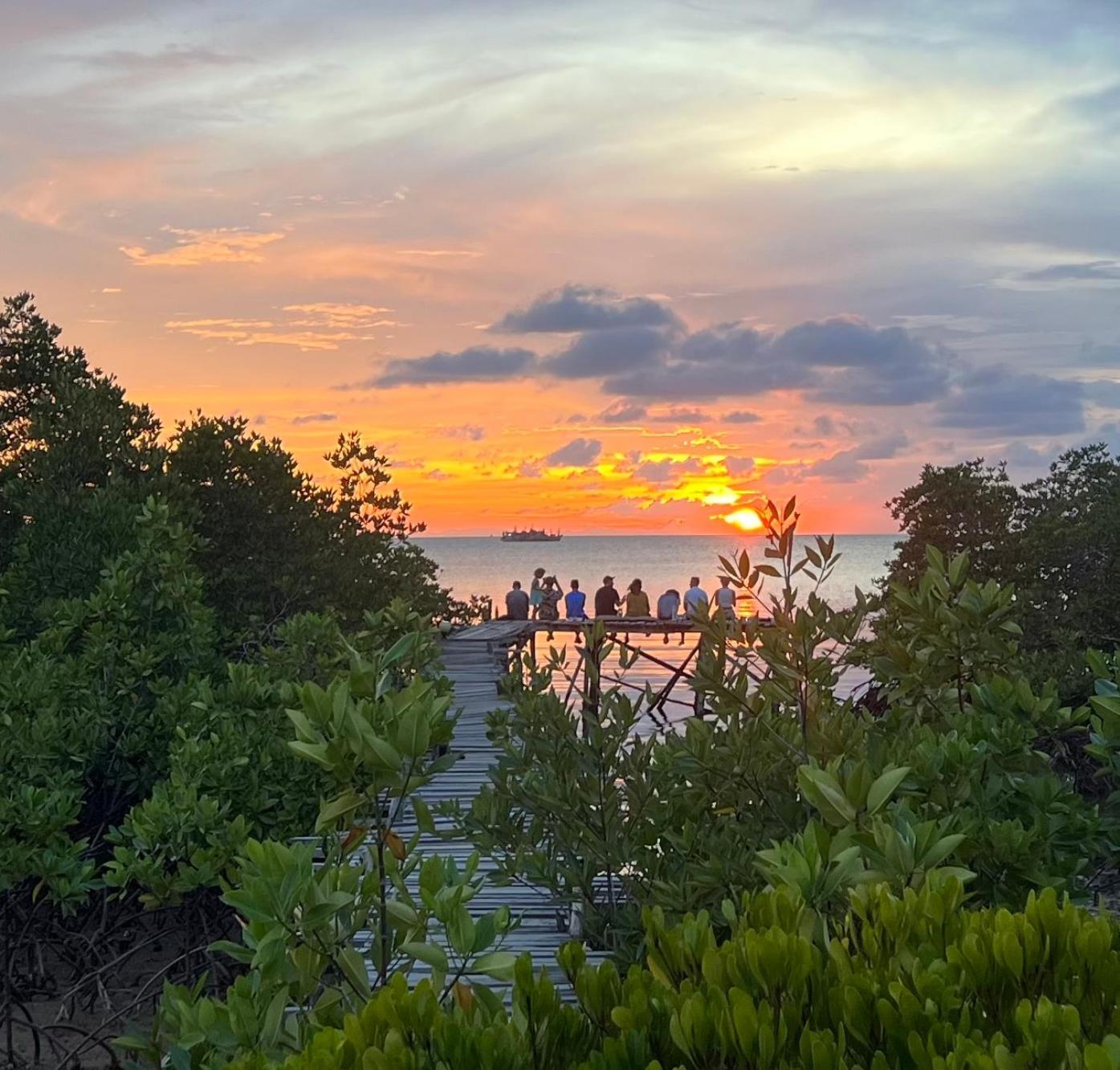 Baan Plai Laem Homestay Koh Phaluai Exterior foto