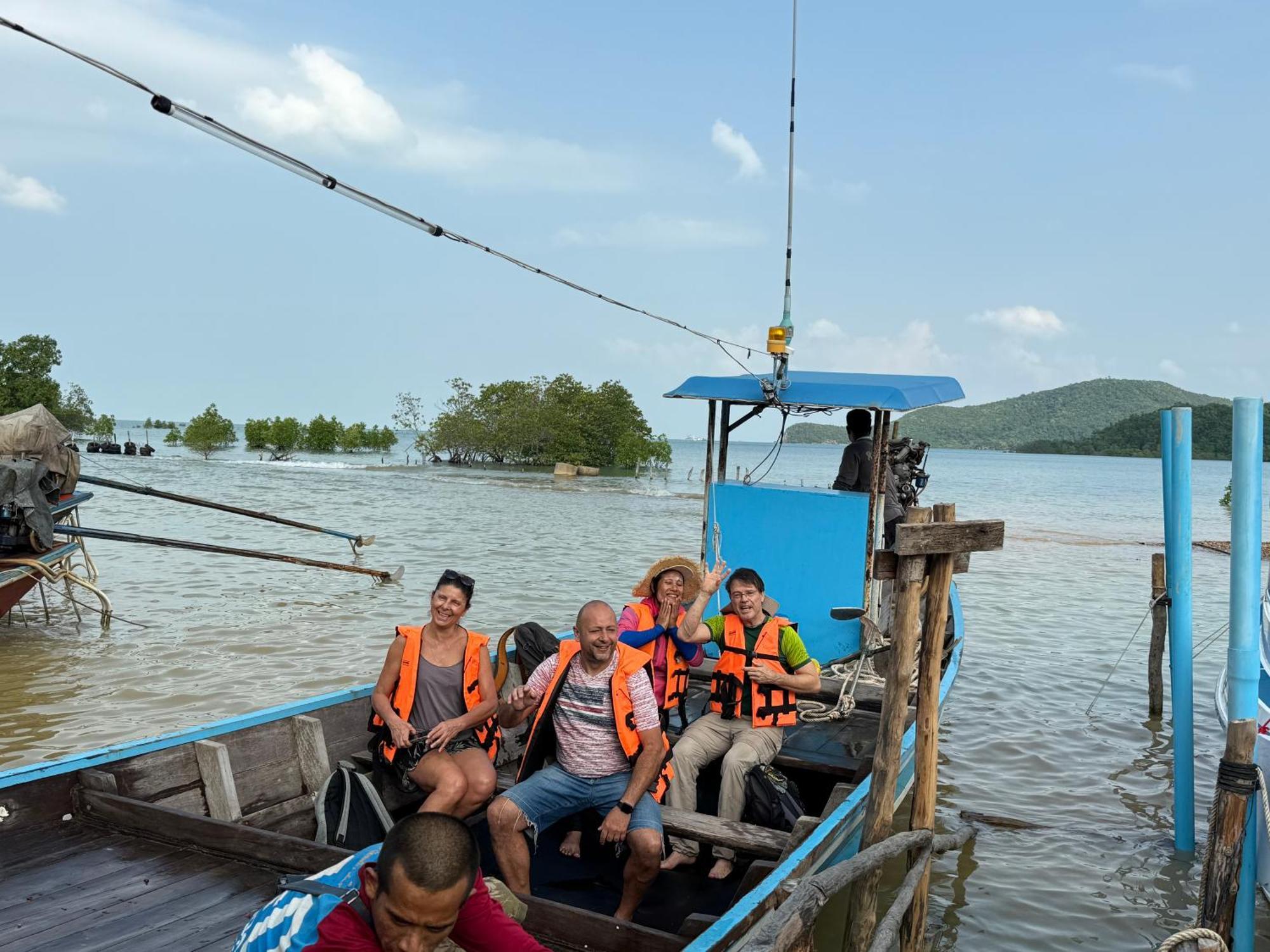 Baan Plai Laem Homestay Koh Phaluai Exterior foto